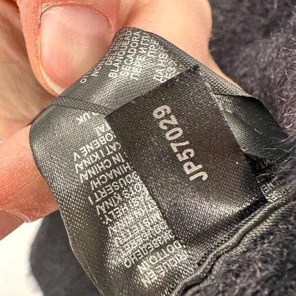 ModCloth Royal Monk Black Fuzzy Soft Puff Balloon Sleeve Pullover Sweater Medium - Picture 5 of 10